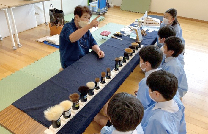 職人の技を体験する