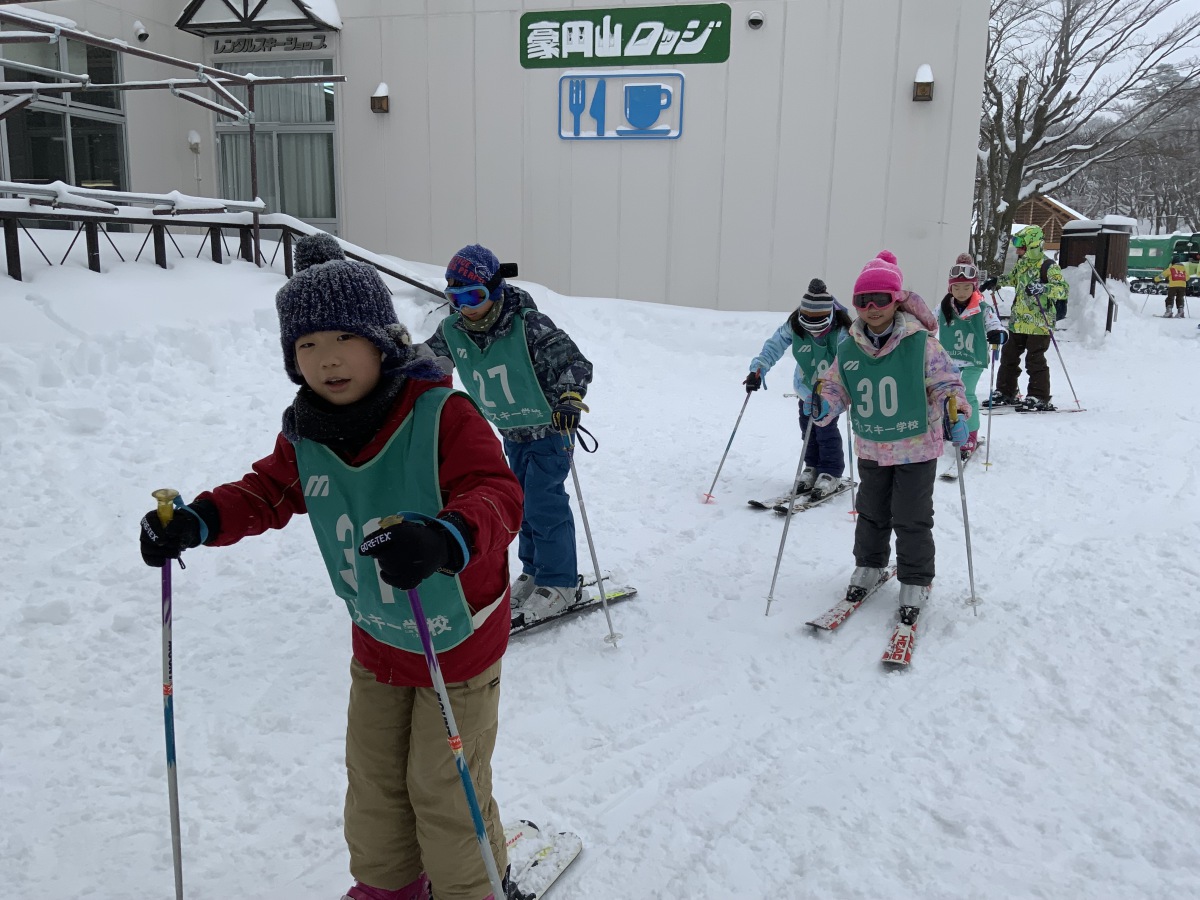 3・4年】スキー宿泊研修 | 就実小学校 - グローバル社会を豊かに生きる