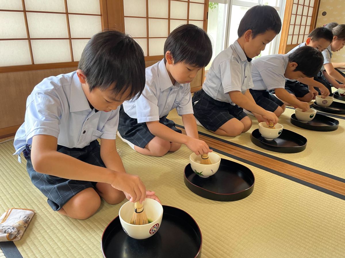 1年生】茶道体験 | 就実小学校 - グローバル社会を豊かに生きる